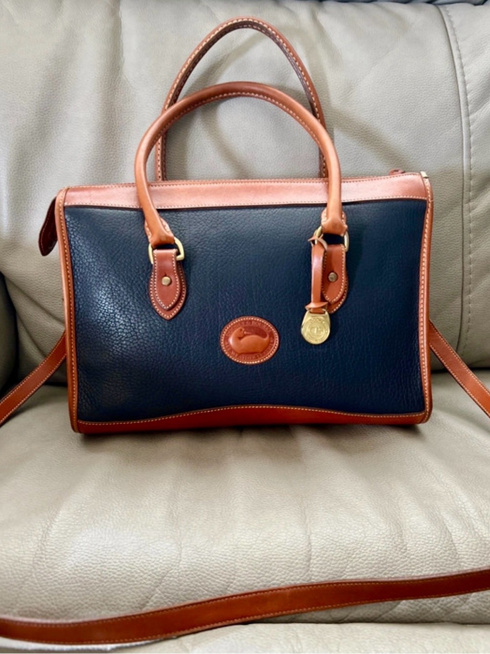 Vintage Dooney & Bourke  All-Weather Leather Shoulder with Crossbody Strap - Picture 2 of 9